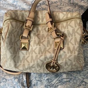 Michael kors purse